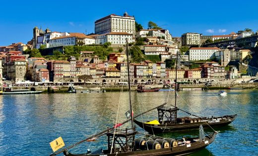 Ansicht Porto mit Rabelo Boot